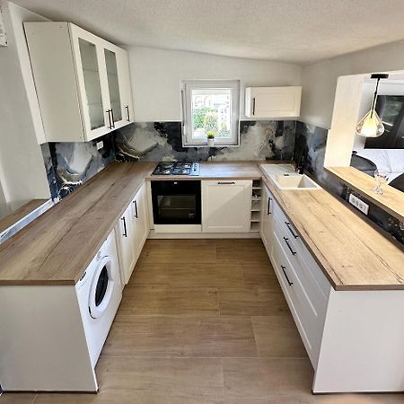 Apartmani Maja Kanica 罗戈兹尼察 外观 照片