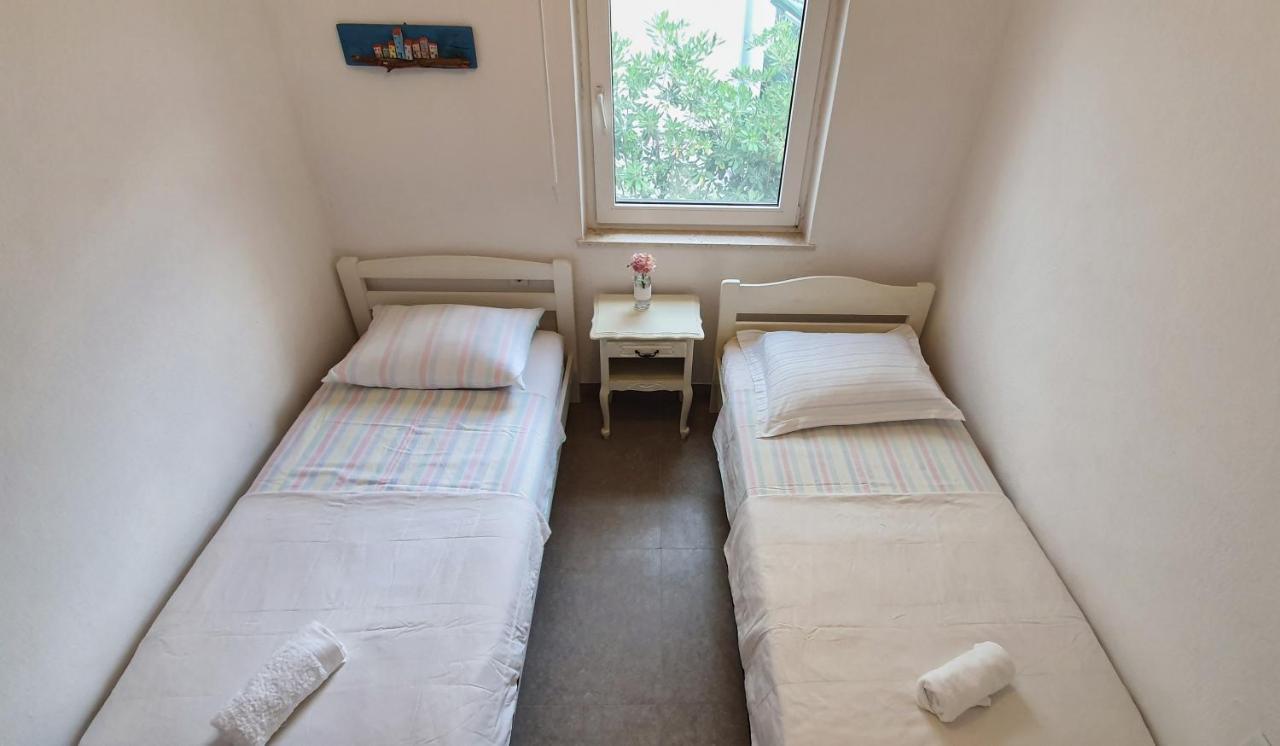 Apartmani Maja Kanica 罗戈兹尼察 外观 照片