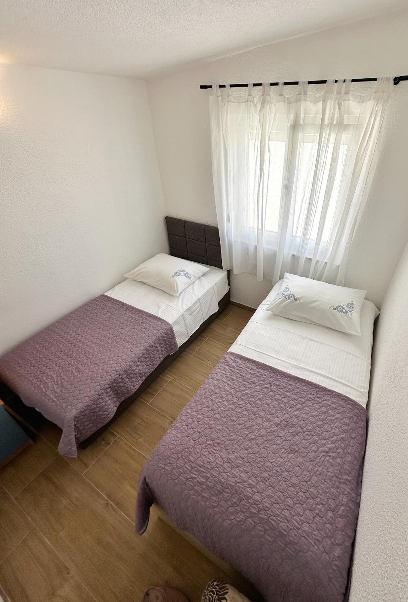 Apartmani Maja Kanica 罗戈兹尼察 外观 照片