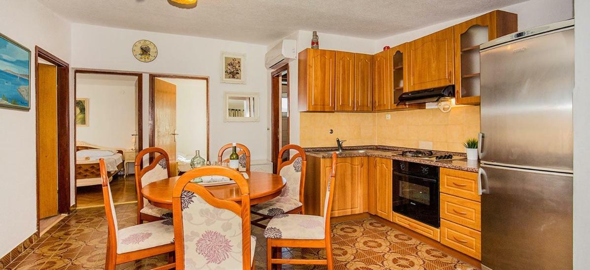 Apartmani Maja Kanica 罗戈兹尼察 外观 照片